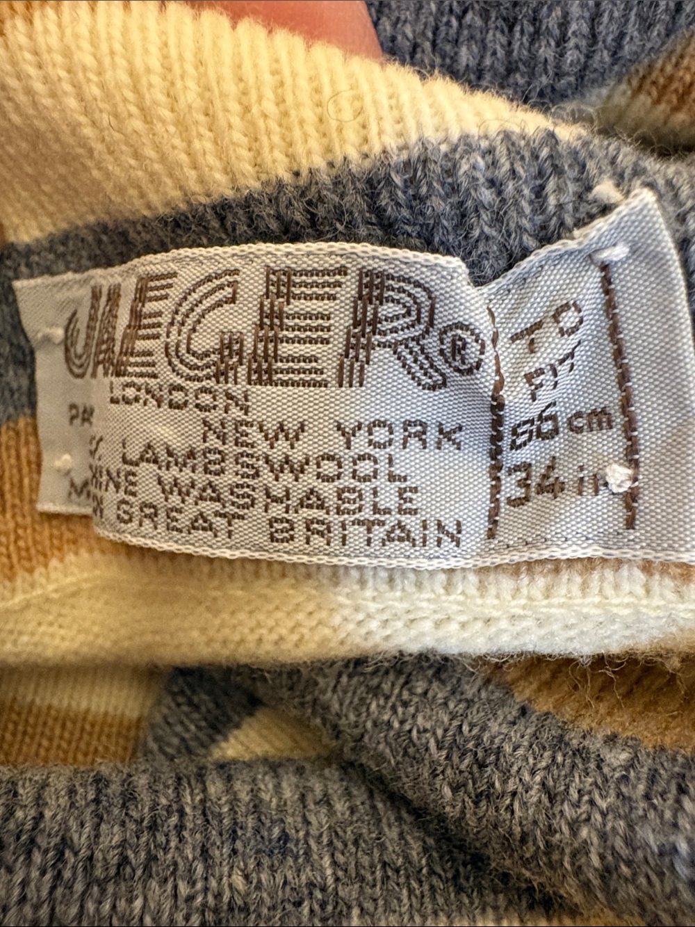 Vintage Jaeger - 100% Lambswool Cream Striped Turtleneck Sweater - Picture 9 of 9
